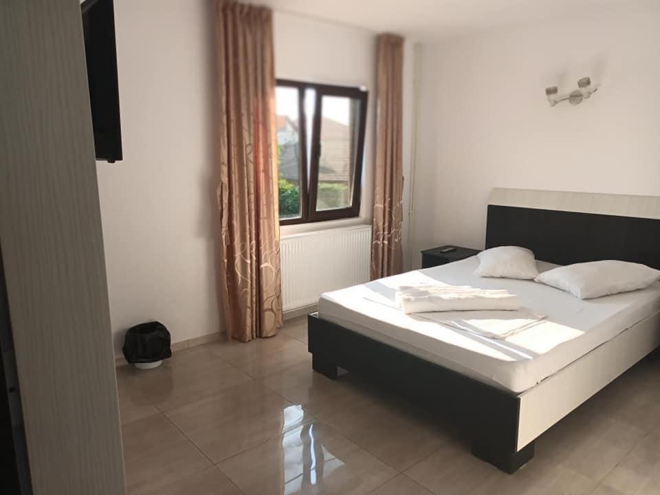 Hotel Vila Maranca à Două Mai Extérieur photo