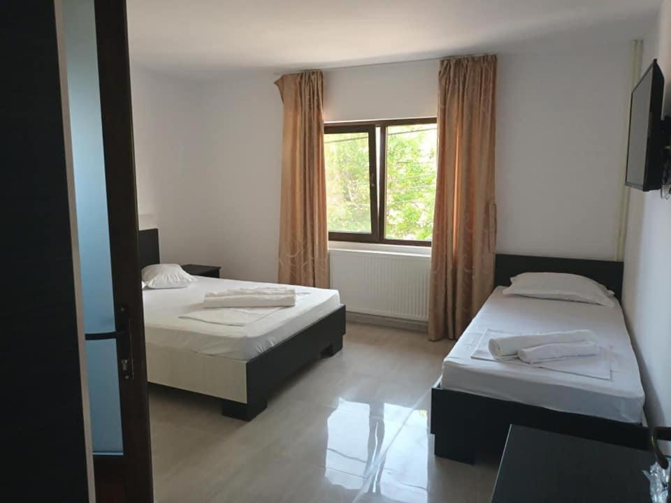 Hotel Vila Maranca à Două Mai Extérieur photo